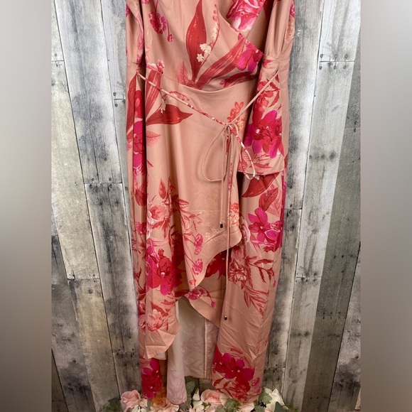 NWT City Chic Maxi Elegant Ruffle Dress in Elegant Floral Pink Size 18 Plus. - Picture 8 of 15